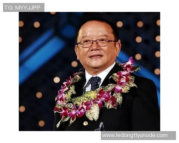 王刚禁区外惊天凌空抽射飞出画面引发全场惊叹落地时长超五秒 王刚禁区外惊天凌空抽射飞出画面引发全场惊叹落地时长超五秒