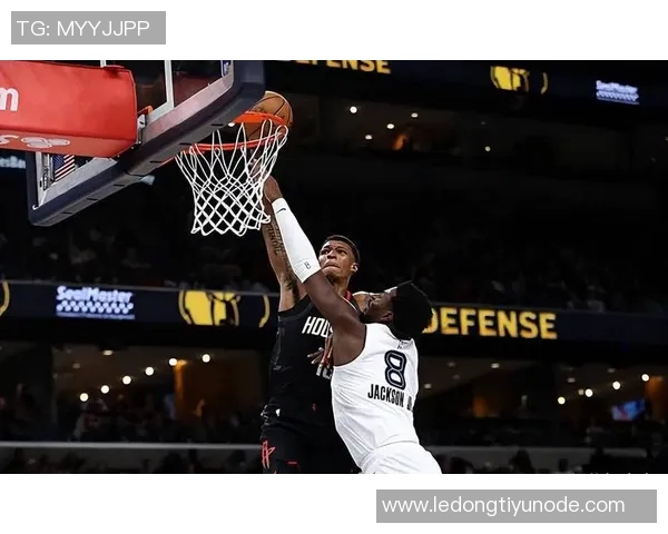 贾巴里史密斯日常穿搭引发关注时尚风潮致敬小帅气质