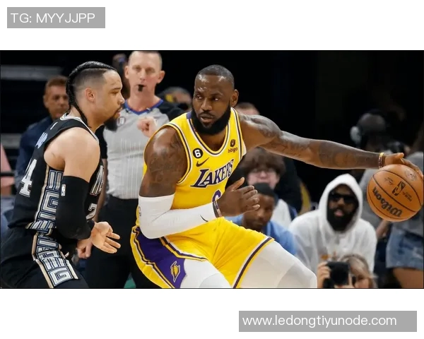 狄龙全力以赴对抗詹姆斯球队遗憾落败拒绝赛后采访表达不满情绪