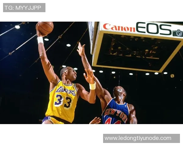 名宿帕里什评选中锋七强贾巴尔荣登榜首奥尼尔第六约基奇垫底